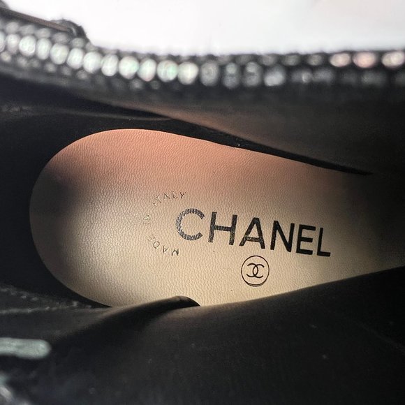 🌷❤️🔥SPRING SALE 🔥 FINAL PRICE🌷💥Chanel CC Logo Silver Fabric Ankle Boots 38 - Picture 2 of 8